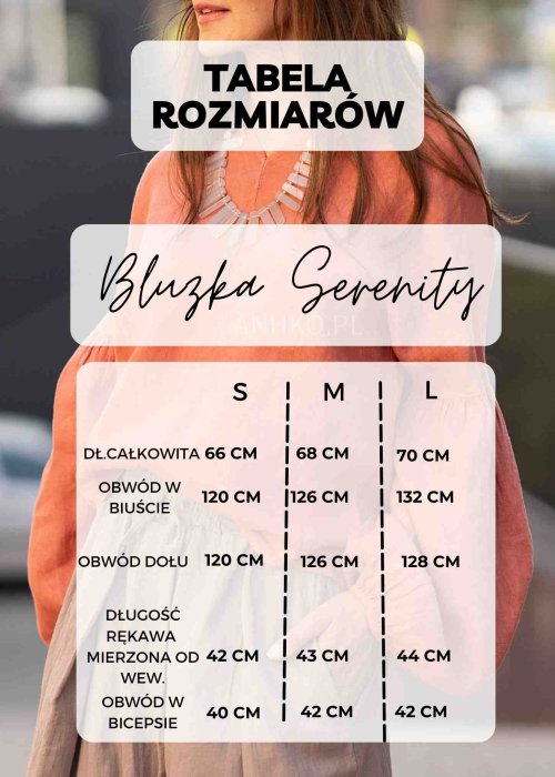 Beżowy komplet z prostą bluzką o luźnym kroju i długich rękawach oraz dopasowanymi spodniami z wysokim stanem