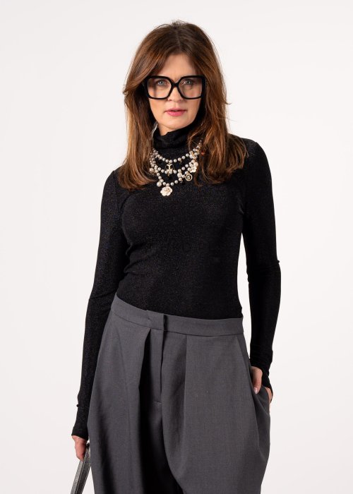 naszyjnik-black-shirtsy-perlowy (3).jpg