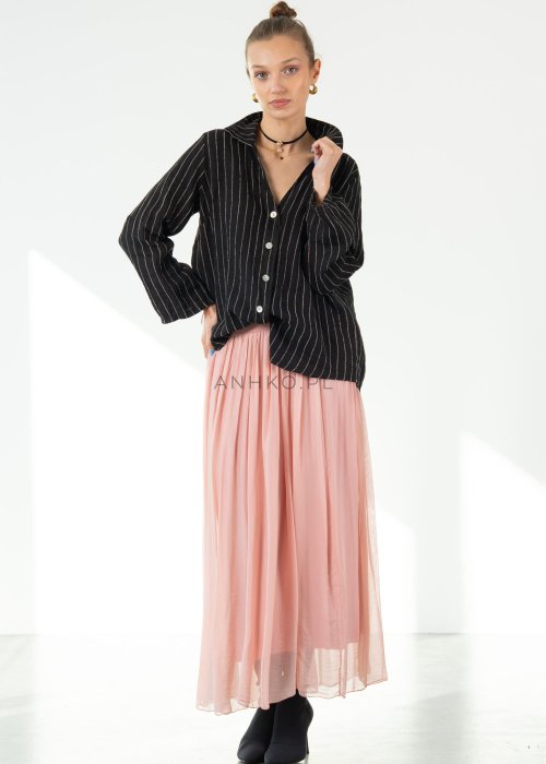 Pudroworóżowa, długa spódnica damska z lekkiej, półtransparentnej tkaniny, o luźnym, zwiewnym kroju z marszczeniem w pasie, sięgająca do kostek