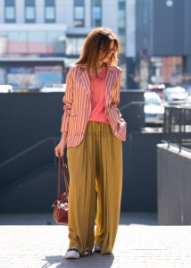 Spodnie z szeroką nogawką Putardo Musztardowe