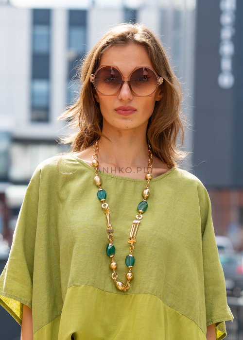 emerald-elegance-dlugi-naszyjnik-zloty-zielone-kamienie (1).jpg