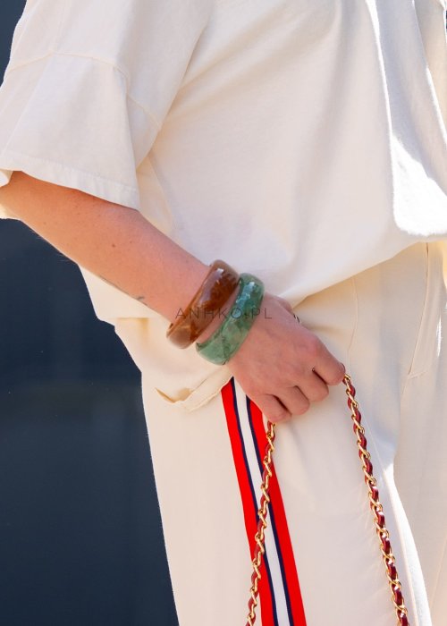 simple-bransoletka-brazowa-zywica (2).jpg