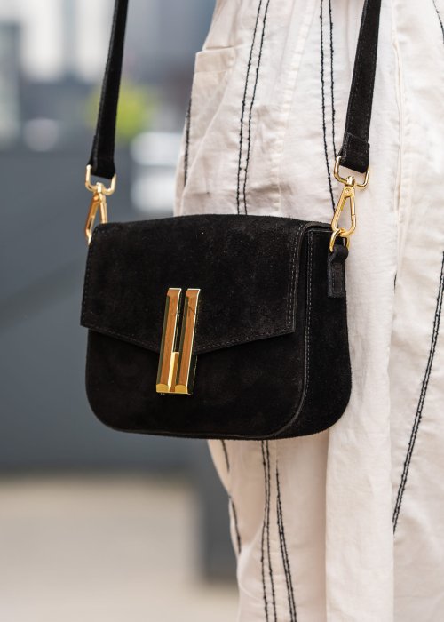 torebka-zamszowa-two-stripes-czarna (2).jpg