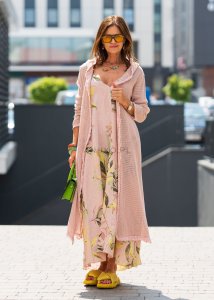 Kardigan Ażurowy z Dodatkiem Lnu Finalo Jasnoróżowy