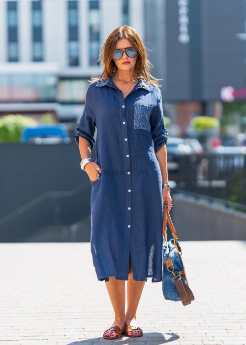 Lniana sukienka koszulowa midi w kolorze granatowym z cekinowym kołnierzykiem i kieszenią, styl miejski z naturalną elegancją.