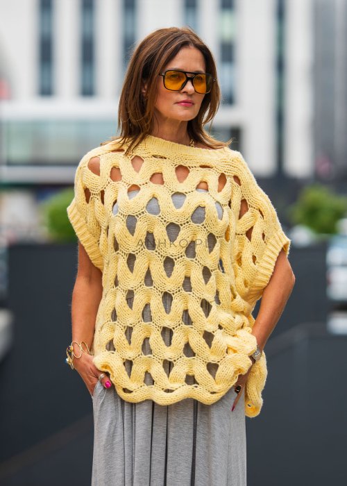 sweter-bezrekawnik-azurowy-azula-zolty (7).jpg