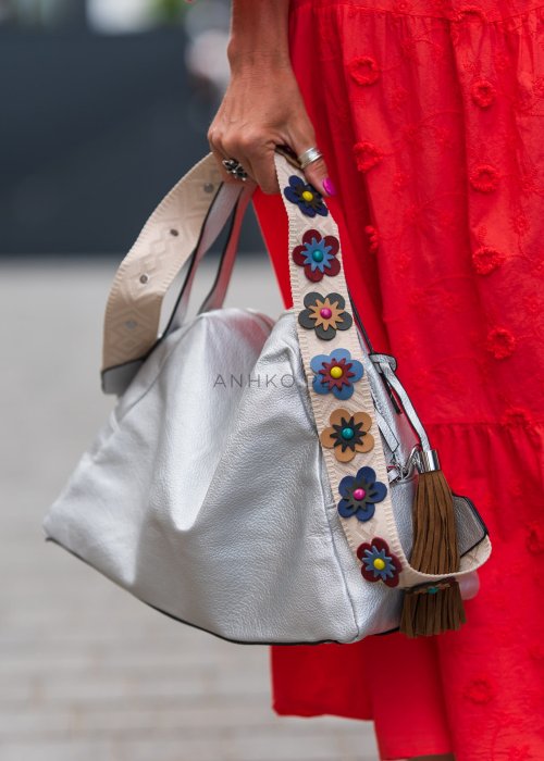 torebka-damska-grini-srebrna-z-fredzlem (1).jpg