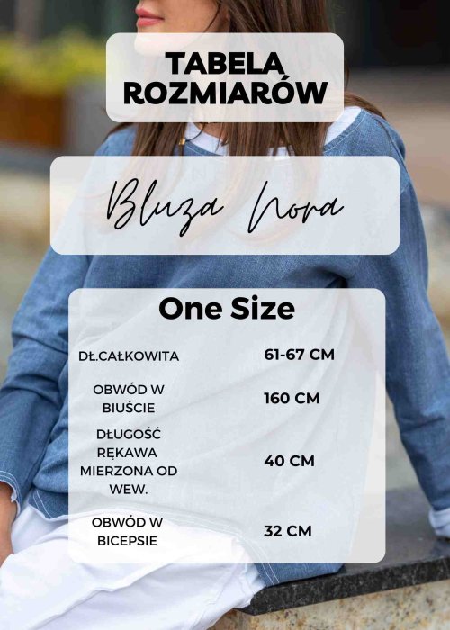 Bluza damska w kolorze baby blue, luźny oversize’owy krój, długi rękaw, okrągły dekolt  subtelny nadruk z napisem przy dole