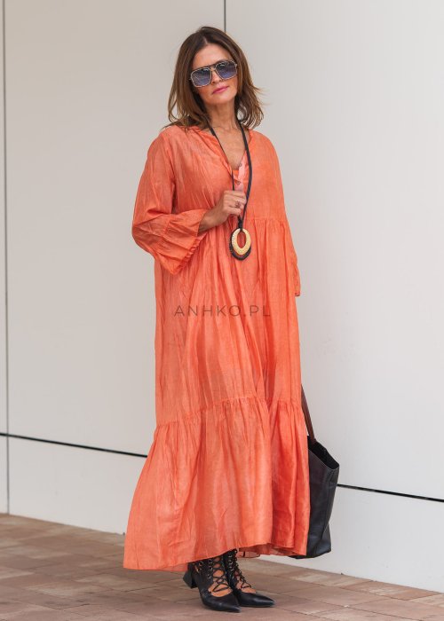Lniana sukienka maxi w kolorze pomarańczowym z guziczkami, luźny krój boho z falbaną