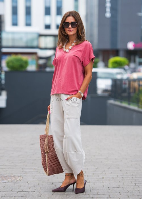 Różowa bluzka z dekoltem V i podwiniętymi rękawami w luźnym kroju oversize