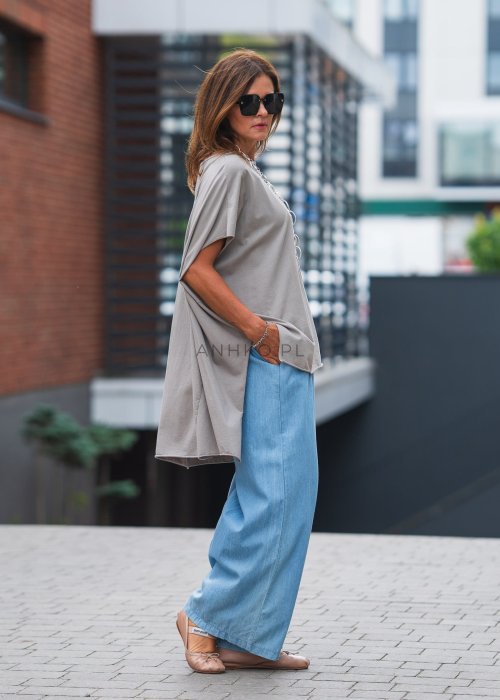 Jasnoniebieskie spodnie damskie z denimu, szerokie nogawki, wysoki stan z gumką, haft "love" przy kieszeni