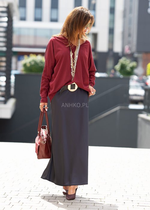 Bordowa bluzka damska z długim rękawem i dekoltem V, luźny krój, miękki materiał, idealna do codziennych stylizacji