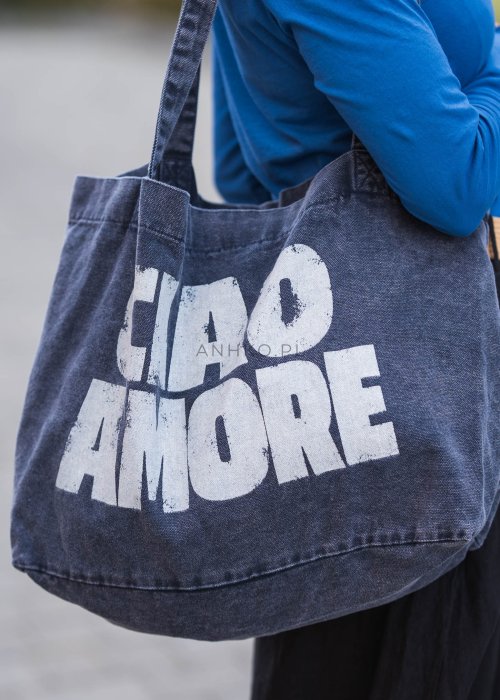 Granatowa bawełniana torba shopper z nadrukiem w różowym kolorze „CIAO AMORE” i długimi uchwytami na ramię
