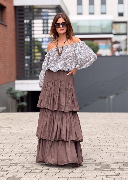 Brązowa długa spódnica boho z bawełny, rozkloszowana, w stylu tiered z szerokimi falbanami i naturalnym wykończeniem
