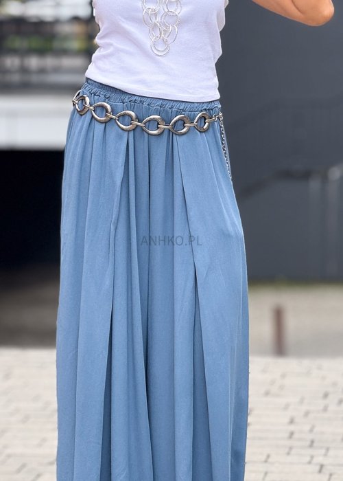 Srebrny pasek łańcuszkowy z dużymi okrągłymi ogniwami, modny dodatek w stylu boho do letnich stylizacji