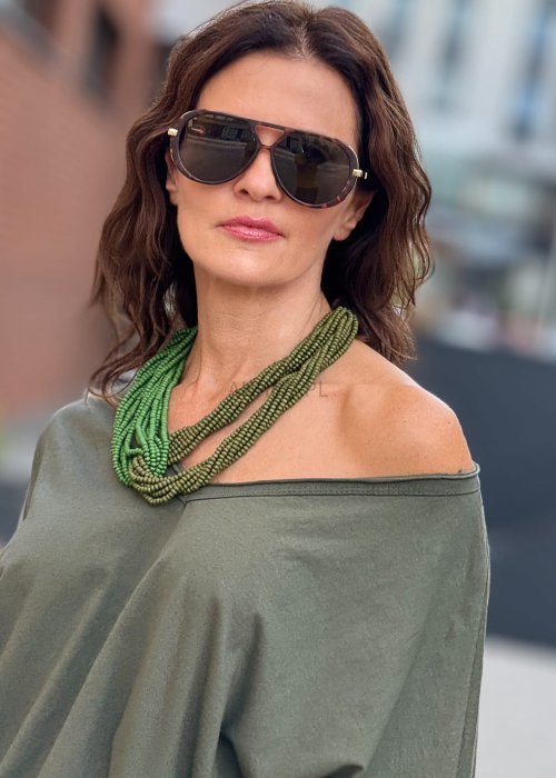 Wielorzędowy naszyjnik damski z zielonych koralików, biżuteria handmade w stylu boho, efektowny dodatek