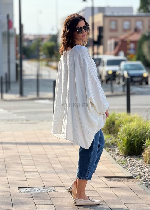 Biała bluzka oversize z szerokim rękawem, nadrukiem kwiatowym i błyszczącymi aplikacjami, lekka tkanina w stylu casual