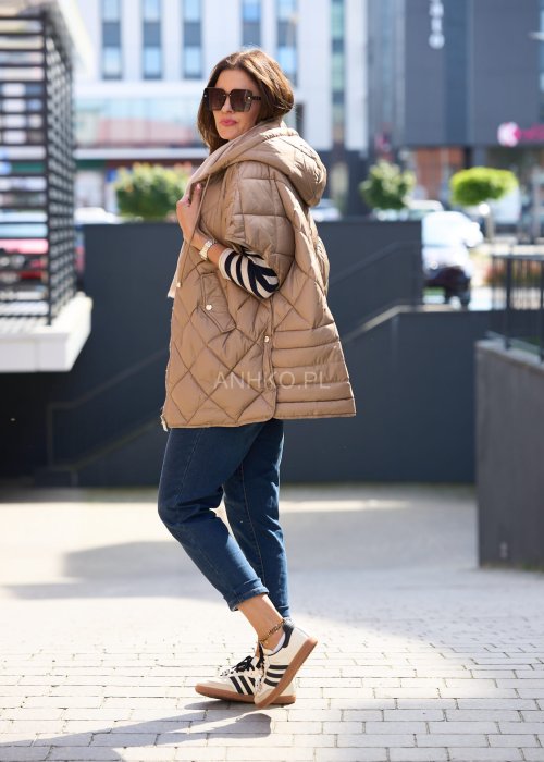 Pikowana kamizelka damska w kolorze beżowym z kapturem, oversize z dużymi kieszeniami
