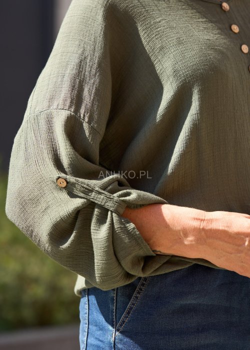 Bluzka damska w kolorze khaki z długim rękawem i ozdobnymi guzikami, luźny fason casual