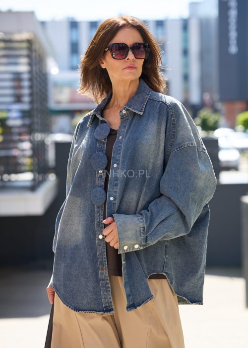 Koszula damska jeansowa oversize z dużymi guzikami, długi rękaw, klasyczny kołnierzyk, styl casual