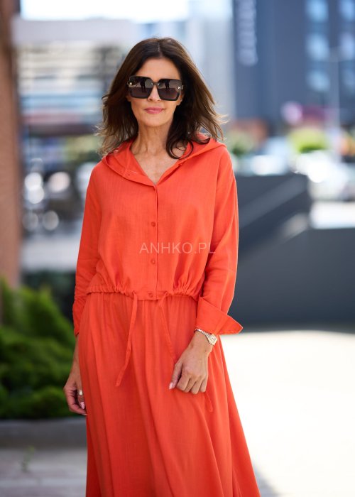 Koralowy komplet damski z długą sukienką maxi i koszulą zapinaną na guziki, luźny krój, styl letni casual