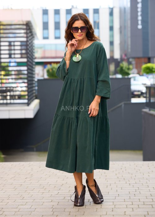 Zielona sukienka damska oversize do połowy łydki, długi rękaw, falbanowe wykończenie, styl casual