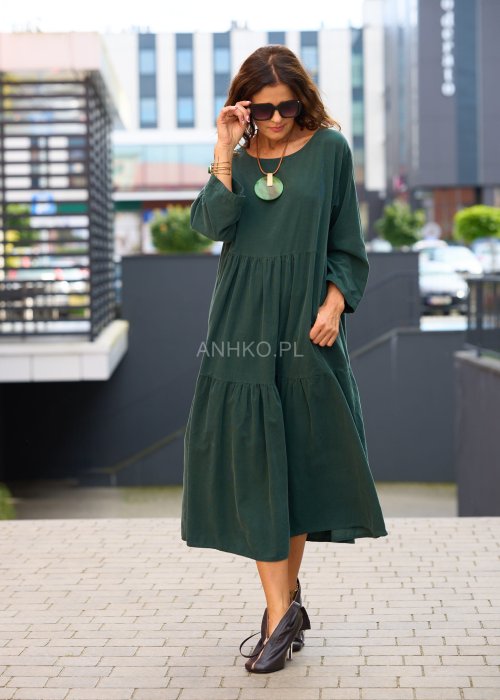 Zielona sukienka damska oversize do połowy łydki, długi rękaw, falbanowe wykończenie, styl casual