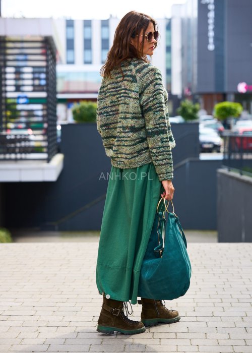 Sweter damski w zielony melanż z długim rękawem i okrągłym dekoltem, styl casual