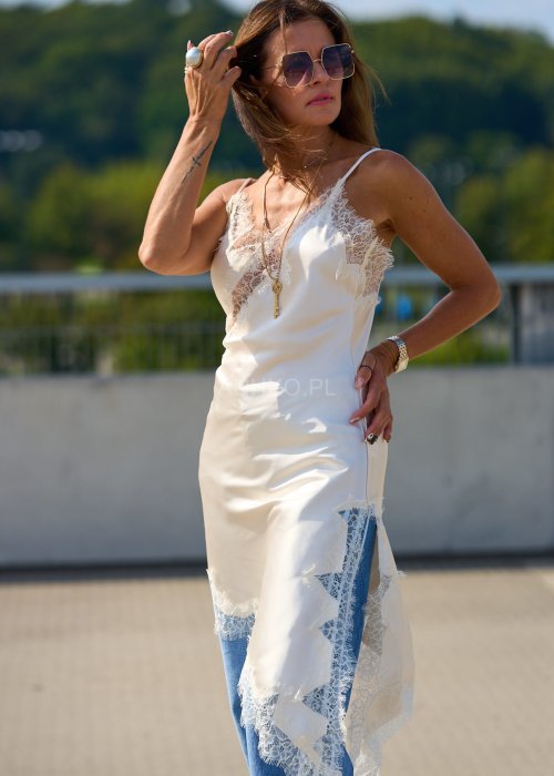 Kremowa satynowa tunika damska na ramiączkach z koronką, elegancki krój, moda boho