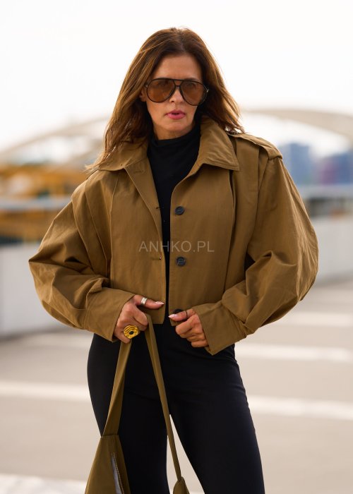 Krótka kurtka damska w kolorze khaki z szerokim kołnierzem i długim rękawem, styl casual