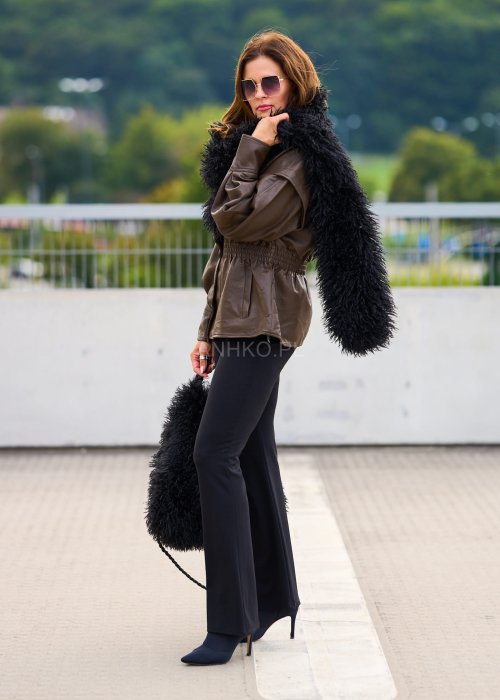 Brązowa kurtka damska ze skóry ekologicznej, zapinana na guzik, oversize z szerokim kołnierzem