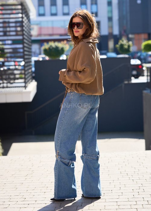 Zestaw damski w stylu boho z oversize koszulą w kolorze karmelowym i jasnym topem