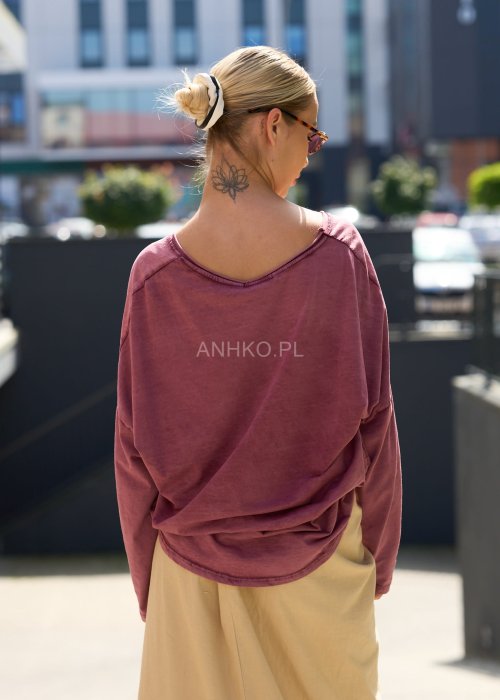 Różowa bluzka damska oversize z długim rękawem i nadrukiem Vintage, dekolt w serek, styl casual