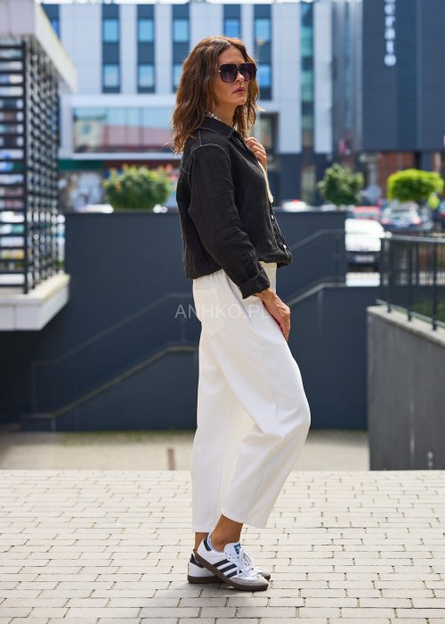 Czarna koszula lniana damska z długim rękawem i kieszenią, oversize, naturalny materiał