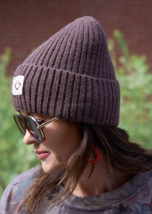 Brązowa czapka damska zimowa beanie z naszywką i uśmiechem, ciepła dzianina, moda uliczna