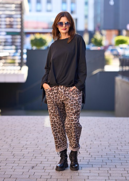 Damskie spodnie w panterkę z kieszeniami i wiązaniem w pasie, luźny krój casual