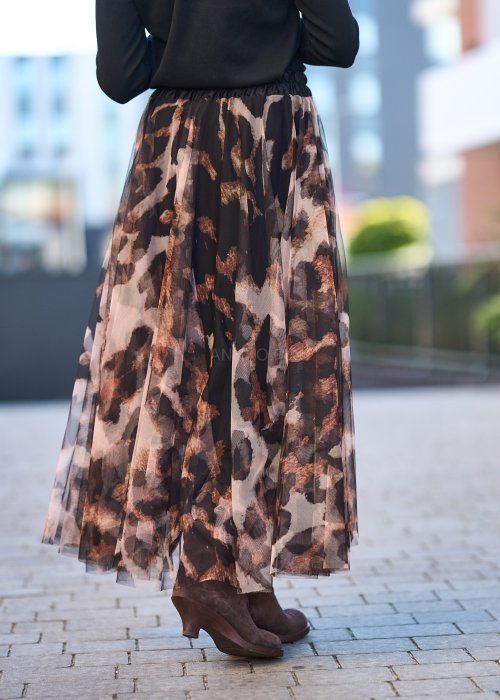 Damska spódnica tiulowa midi w panterkę w odcieniach beżu, brązu i czerni z elastyczną talią, lekka warstwowa konstrukcja.