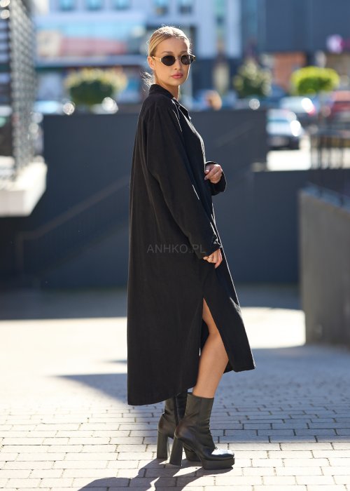 Czarna sukienka koszulowa z długim rękawem i rozcięciem po boku, oversize, z naturalnej tkaniny