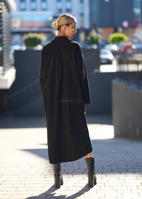 Czarna sukienka koszulowa z długim rękawem i rozcięciem po boku, oversize, z naturalnej tkaniny