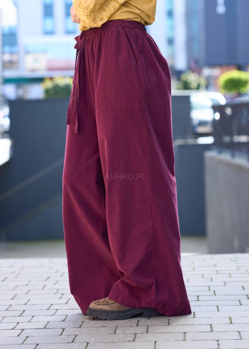 Luźne, szerokie spodnie w kolorze głębokiego bordo