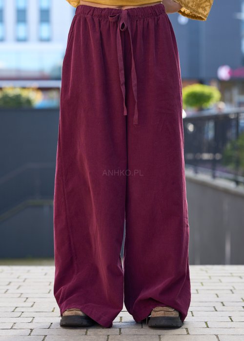 Luźne, szerokie spodnie w kolorze głębokiego bordo