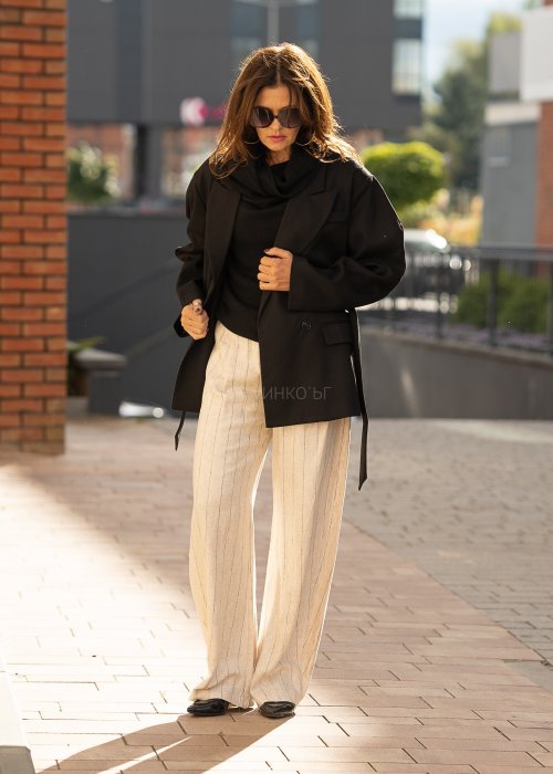 Beżowe szerokie spodnie w delikatne prążki