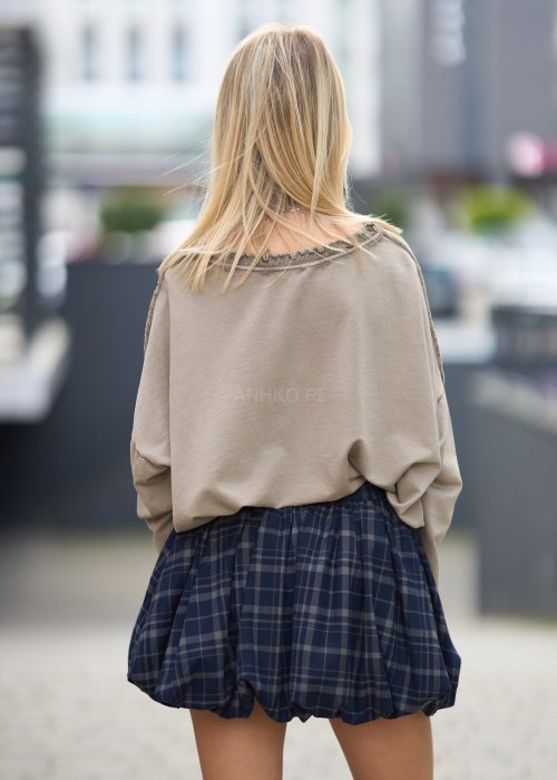 Granatowa krótka spódnica w kratę o balonowym kroju