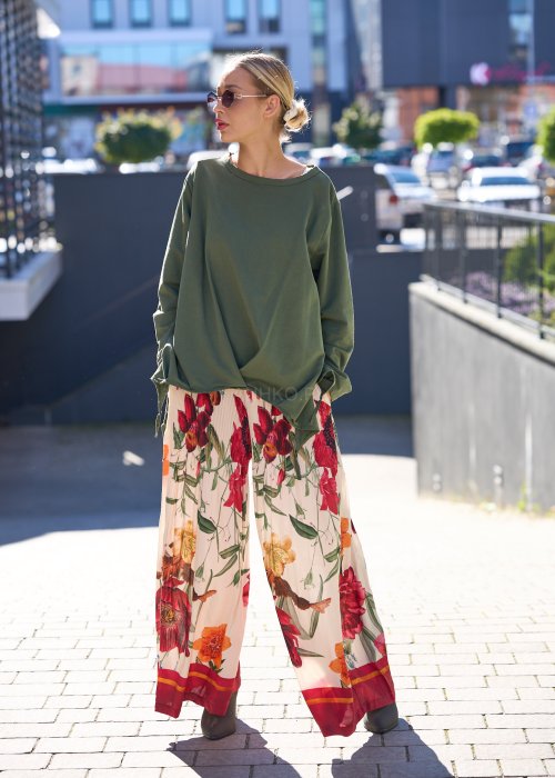 Spodnie damskie szerokie kremowo-bordowe z dużym kwiatowym nadrukiem, plisowane, długość maxi, styl boho elegancki