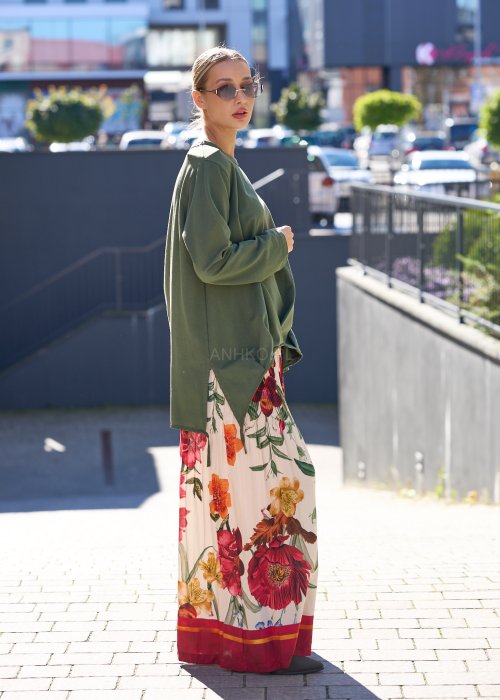 Spodnie damskie szerokie kremowo-bordowe z dużym kwiatowym nadrukiem, plisowane, długość maxi, styl boho elegancki