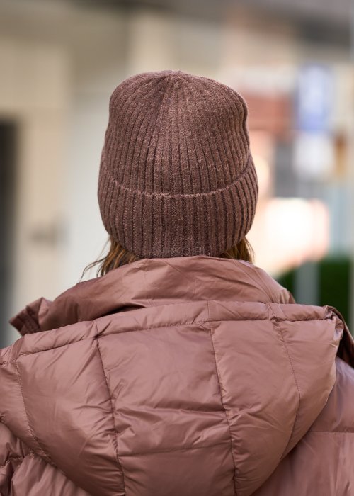 Brązowa czapka damska zimowa beanie z naszywką i uśmiechem, ciepła dzianina, moda uliczna
