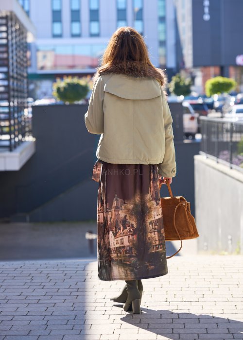 Krótka kurtka oliwkowa z dużym kołnierzem z brązowego sztucznego futra