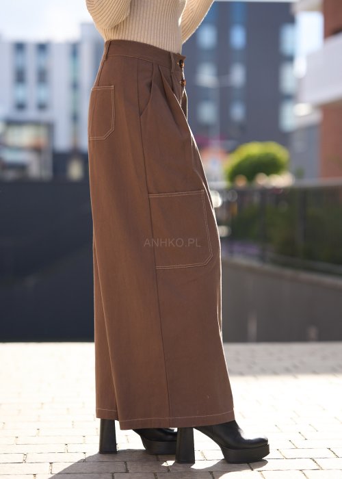 Brązowe spodnie typu wide leg z wysokim stanem