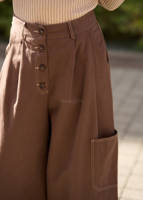 Brązowe spodnie typu wide leg z wysokim stanem