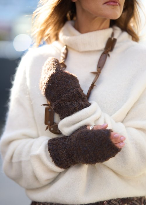 Dzianinowe rękawiczki w kolorze brązowym, ocieplane, bez palców, idealne na chłodne dni